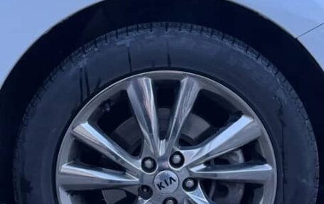 KIA Carnival, 2020 год, 2 300 000 рублей, 8 фотография