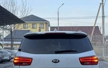 KIA Carnival, 2020 год, 2 300 000 рублей, 7 фотография