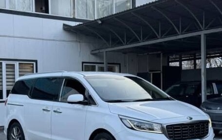 KIA Carnival, 2020 год, 2 300 000 рублей, 5 фотография
