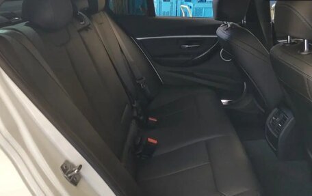 BMW 3 серия, 2018 год, 1 800 000 рублей, 9 фотография