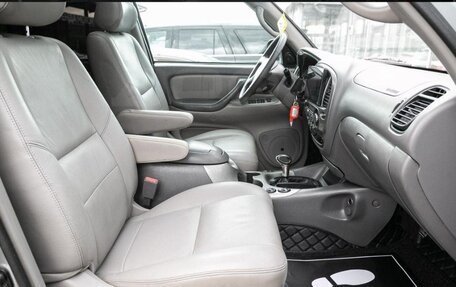 Toyota Sequoia II рестайлинг, 2001 год, 1 950 000 рублей, 29 фотография