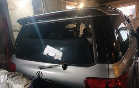 Toyota Sequoia II рестайлинг, 2001 год, 1 950 000 рублей, 37 фотография