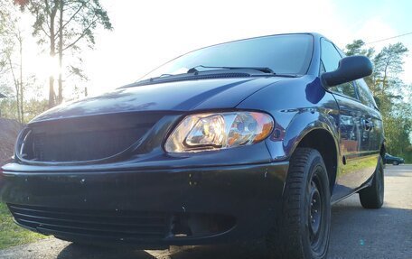 Chrysler Voyager IV, 2001 год, 370 000 рублей, 2 фотография