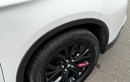 Mitsubishi Outlander III рестайлинг 3, 2022 год, 2 800 000 рублей, 12 фотография