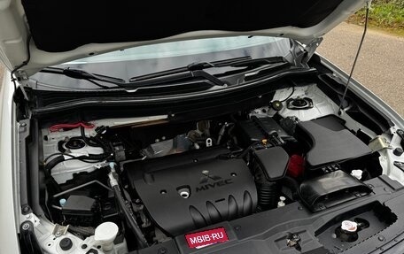 Mitsubishi Outlander III рестайлинг 3, 2022 год, 2 800 000 рублей, 26 фотография