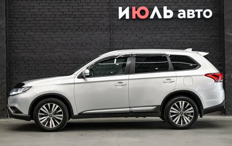 Mitsubishi Outlander III рестайлинг 3, 2019 год, 2 090 000 рублей, 8 фотография