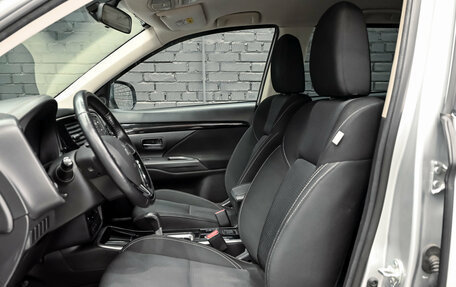 Mitsubishi Outlander III рестайлинг 3, 2019 год, 2 090 000 рублей, 10 фотография