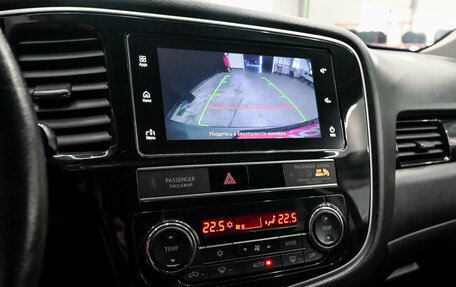 Mitsubishi Outlander III рестайлинг 3, 2019 год, 2 090 000 рублей, 14 фотография