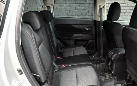 Mitsubishi Outlander III рестайлинг 3, 2019 год, 2 090 000 рублей, 19 фотография