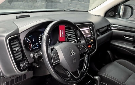 Mitsubishi Outlander III рестайлинг 3, 2019 год, 2 090 000 рублей, 18 фотография
