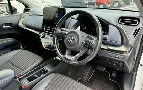 Toyota Aqua, 2023 год, 1 218 000 рублей, 10 фотография