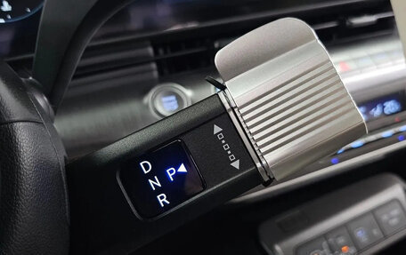 Hyundai Kona, 2023 год, 1 768 000 рублей, 22 фотография