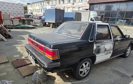 Mitsubishi Debonair II, 1987 год, 140 000 рублей, 2 фотография