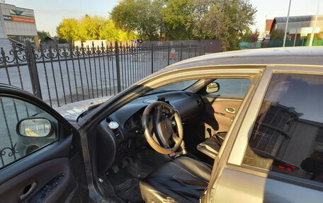 Mitsubishi Carisma I, 2003 год, 230 000 рублей, 4 фотография