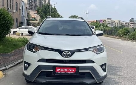 Toyota RAV4, 2019 год, 1 960 000 рублей, 1 фотография