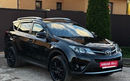 Toyota RAV4, 2015 год, 2 300 000 рублей, 2 фотография