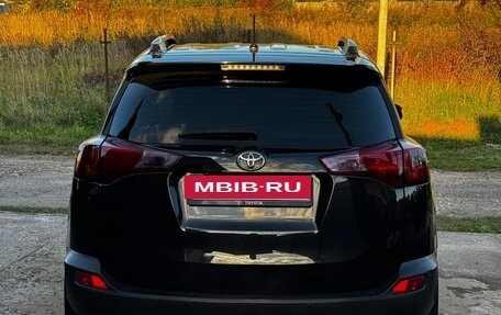 Toyota RAV4, 2015 год, 2 300 000 рублей, 4 фотография