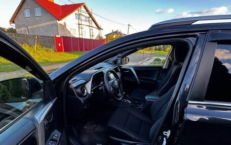 Toyota RAV4, 2015 год, 2 300 000 рублей, 9 фотография