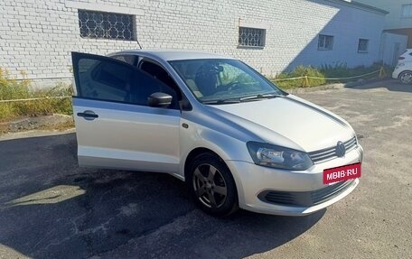 Volkswagen Polo VI (EU Market), 2015 год, 800 000 рублей, 3 фотография
