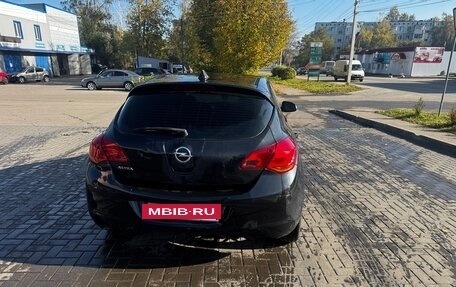 Opel Astra J, 2011 год, 700 000 рублей, 3 фотография