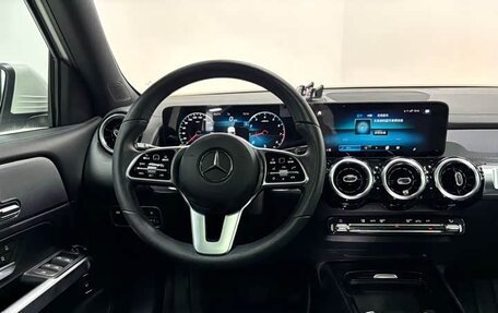 Mercedes-Benz GLB, 2021 год, 2 430 000 рублей, 12 фотография