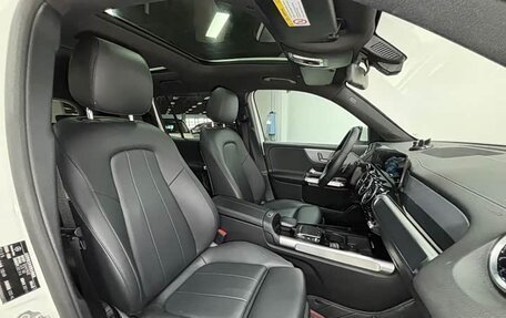 Mercedes-Benz GLB, 2021 год, 2 430 000 рублей, 10 фотография
