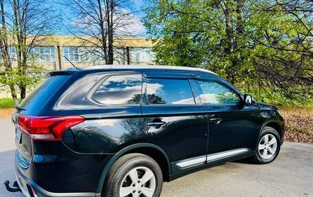 Mitsubishi Outlander III рестайлинг 3, 2016 год, 1 450 000 рублей, 5 фотография