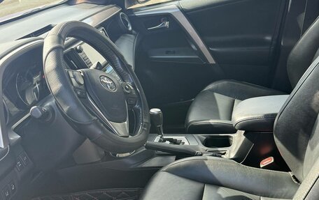 Toyota RAV4, 2018 год, 2 650 000 рублей, 12 фотография