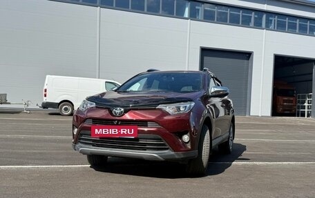 Toyota RAV4, 2018 год, 2 650 000 рублей, 2 фотография