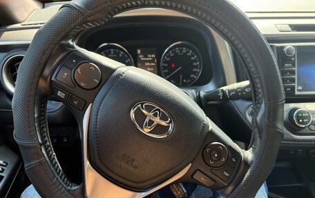 Toyota RAV4, 2018 год, 2 650 000 рублей, 16 фотография
