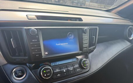 Toyota RAV4, 2018 год, 2 650 000 рублей, 19 фотография