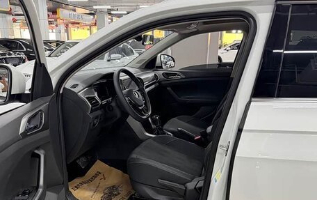 Volkswagen T-Cross I, 2023 год, 1 270 000 рублей, 7 фотография