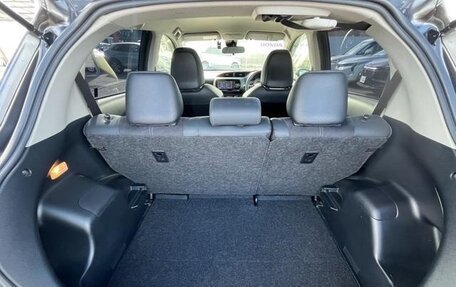 Toyota Vitz, 2019 год, 990 000 рублей, 7 фотография