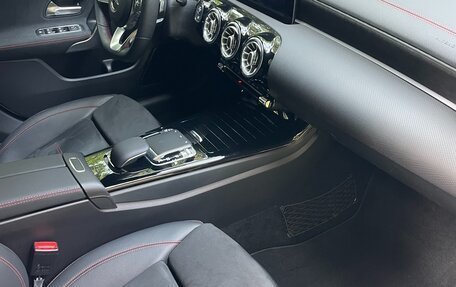 Mercedes-Benz CLA, 2019 год, 3 800 000 рублей, 8 фотография