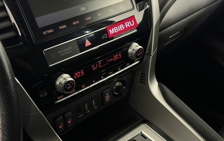 Mitsubishi Pajero Sport III рестайлинг, 2021 год, 3 990 000 рублей, 17 фотография