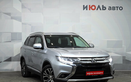 Mitsubishi Outlander III рестайлинг 3, 2018 год, 2 300 000 рублей, 4 фотография