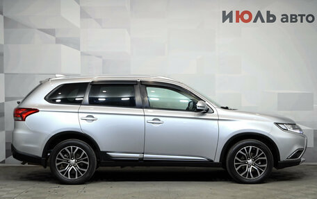 Mitsubishi Outlander III рестайлинг 3, 2018 год, 2 300 000 рублей, 8 фотография