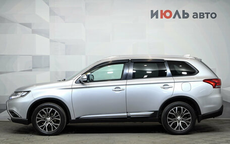Mitsubishi Outlander III рестайлинг 3, 2018 год, 2 300 000 рублей, 9 фотография