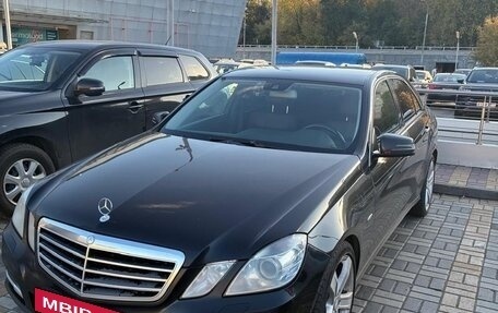 Mercedes-Benz E-Класс, 2011 год, 1 150 000 рублей, 2 фотография