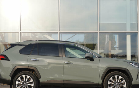 Toyota RAV4, 2019 год, 3 420 000 рублей, 4 фотография