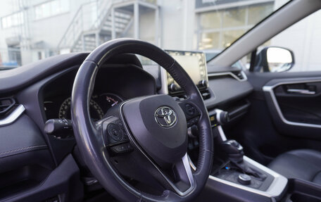 Toyota RAV4, 2019 год, 3 420 000 рублей, 11 фотография
