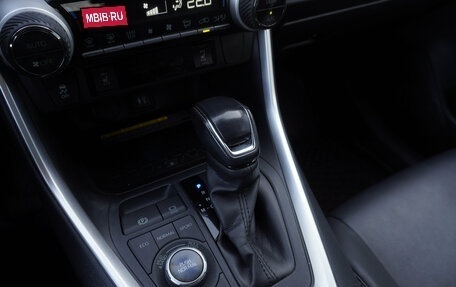 Toyota RAV4, 2019 год, 3 420 000 рублей, 16 фотография