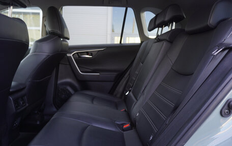 Toyota RAV4, 2019 год, 3 420 000 рублей, 21 фотография
