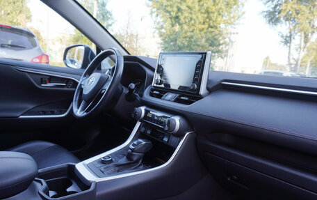 Toyota RAV4, 2019 год, 3 420 000 рублей, 20 фотография