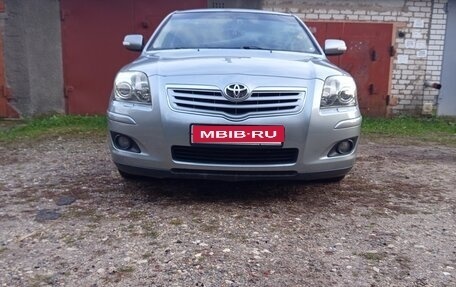 Toyota Avensis III рестайлинг, 2007 год, 680 000 рублей, 1 фотография