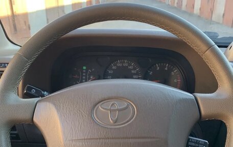 Toyota Land Cruiser Prado 90 рестайлинг, 2001 год, 1 380 000 рублей, 9 фотография