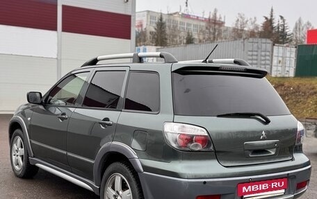 Mitsubishi Outlander III рестайлинг 3, 2004 год, 720 000 рублей, 3 фотография