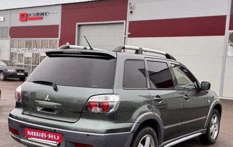 Mitsubishi Outlander III рестайлинг 3, 2004 год, 720 000 рублей, 5 фотография