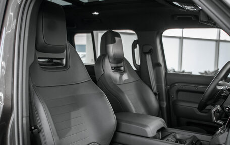 Land Rover Defender II, 2026 год, 28 000 000 рублей, 25 фотография