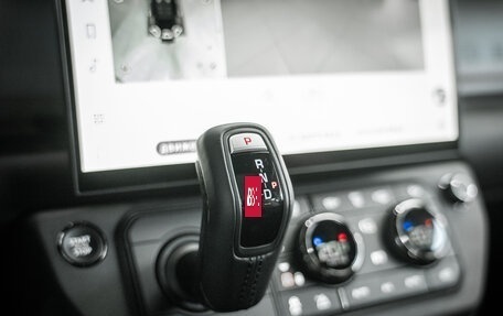 Land Rover Defender II, 2026 год, 28 000 000 рублей, 30 фотография
